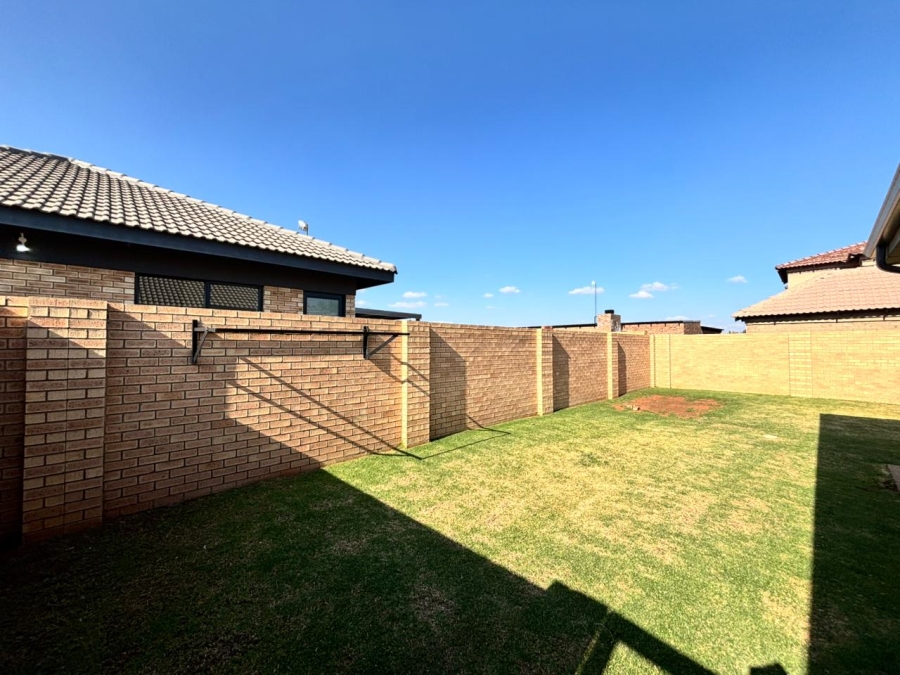 To Let 3 Bedroom Property for Rent in Waterberry Estate North West
